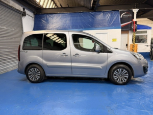 2016 Peugeot Partner Tepee 1.6 Bluehdi Allure in Grey — image 4