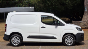 2020 Citroen Berlingo 1.5 Berlingo 1000 Enterprise Blue Hdi S/s in White — image 3