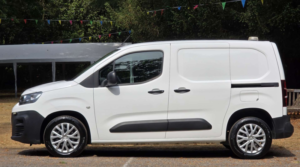 2020 Citroen Berlingo 1.5 Berlingo 1000 Enterprise Blue Hdi S/s in White — image 4