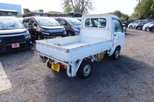 2002 Daihatsu Hijet 650cc Power Lift in White — image 6