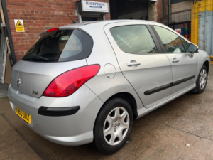 2010 Peugeot 308 1.6 Vti S 5dr in Silver — image 2