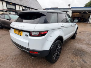 2017 Land Rover Range Rover Evoque Td4 Se Tech in White — image 3