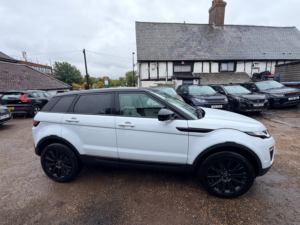 2017 Land Rover Range Rover Evoque Td4 Se Tech in White — image 5