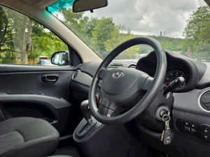 2013 Hyundai I10 1.2 Active Hatchback 5dr Petrol Auto Euro 5 (85 Bhp) in Silver — image 3