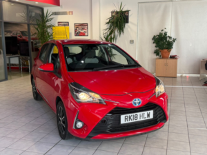 2018 Toyota Yaris 1.5 Vvt-I Icon Tech in Red — image 2