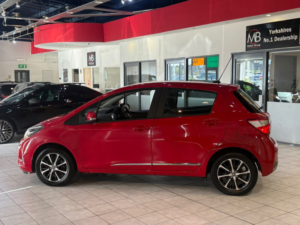 2018 Toyota Yaris 1.5 Vvt-I Icon Tech in Red — image 5
