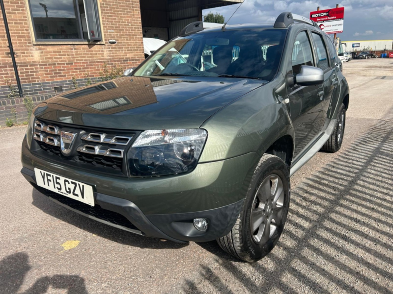 2015 Dacia Duster 1.5 Laureate Dci 110 4x4 in Green — image 1