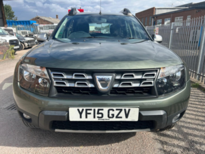 2015 Dacia Duster 1.5 Laureate Dci 110 4x4 in Green — image 2