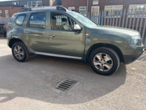 2015 Dacia Duster 1.5 Laureate Dci 110 4x4 in Green — image 4