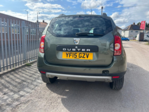 2015 Dacia Duster 1.5 Laureate Dci 110 4x4 in Green — image 5