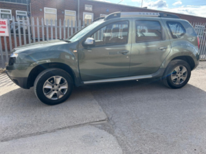2015 Dacia Duster 1.5 Laureate Dci 110 4x4 in Green — image 6