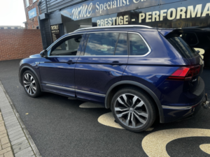 2018 Volkswagen Tiguan 2.0 Tdi R-Line in Blue — image 5