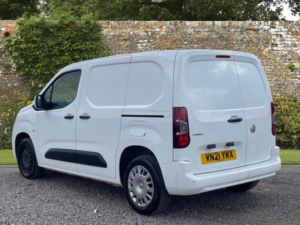 2021 Vauxhall Combo 1.5 Turbo D 2000 Sportive L1 H1 Euro 6 4dr in White — image 6