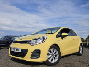 2017 Kia Rio 1.25 Sr7 Hatchback 3dr Petrol Manual Euro 6 (84 Bhp) in Yellow — image 2