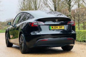 2024 Tesla Model Y Auto Rwd 5dr in Grey — image 4