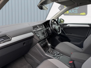 2016 Volkswagen Tiguan 2.0 Tdi Bluemotion Tech Se Navigation in Black — image 5