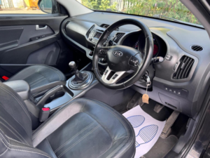 2011 Kia Sportage 2.0 Kx-3 AWD Euro 5 5dr in Black — image 5