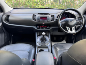 2011 Kia Sportage 2.0 Kx-3 AWD Euro 5 5dr in Black — image 6
