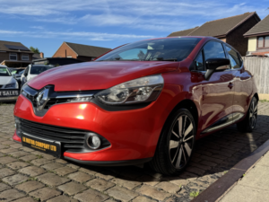 2015 Renault Clio 0.9 Dynamique S Medianav Tce 90 Stop & Start in Red — image 6