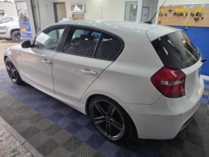 2009 BMW 1 Series 2.0 116d M Sport Euro 4 5dr in White — image 4