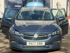 2017 Vauxhall Astra 1.4i Turbo Elite Nav Sports Tourer Auto Euro 6 (s/s) 5dr in Blue — image 2
