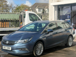 2017 Vauxhall Astra 1.4i Turbo Elite Nav Sports Tourer Auto Euro 6 (s/s) 5dr in Blue — image 3