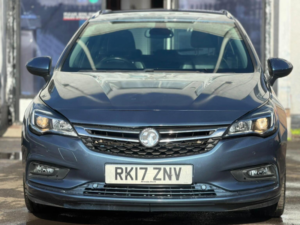 2017 Vauxhall Astra 1.4i Turbo Elite Nav Sports Tourer Auto Euro 6 (s/s) 5dr in Blue — image 5