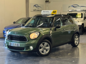 2015 MINI Countryman 1.6 Cooper D Countryman in Green — image 3