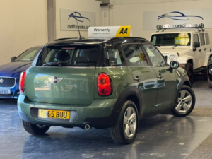 2015 MINI Countryman 1.6 Cooper D Countryman in Green — image 5