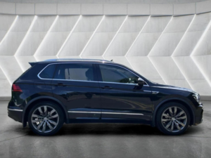 2017 Volkswagen Tiguan 2.0 Tdi Bluemotion Tech R-Line DSG 4motion Euro 6 (s/s) 5dr in Black — image 5