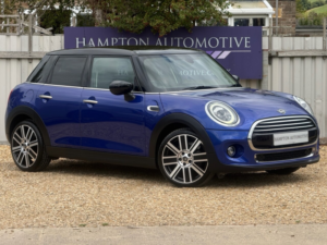 2020 MINI Hatch 1.5 Cooper Exclusive Hatchback 5dr Petrol Steptronic Euro 6 (s/s) (136 Ps) in Blue — image 3