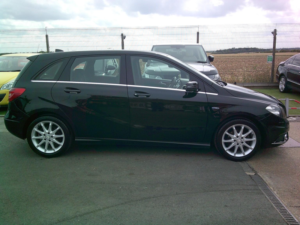 2012 Mercedes-Benz B Class 1.6 B180 Blueefficiency Se in Black — image 2