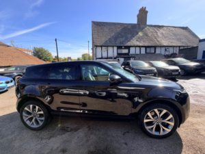 2019 Land Rover Range Rover Evoque Hse in Black — image 6