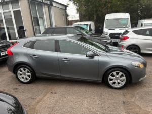 2014 Volvo V40 1.6 T2 Se Hatchback 5dr Petrol Manual Euro 5 (s/s) (120 Ps) in Grey — image 2