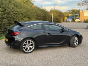 2013 Vauxhall Astra Gtc 2.0 T Vxr in Black — image 5