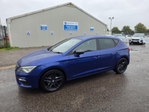 2020 SEAT Leon 1.5 Tsi Evo Fr Black Edition Euro 6 (s/s) 5dr in Blue — image 3