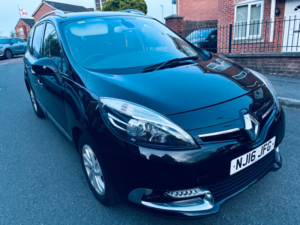 2016 Renault Grand Scenic 1.5 Dci Dynamique Nav MPV 5dr Diesel Auto Euro 6 (110 Ps) in Black — image 2