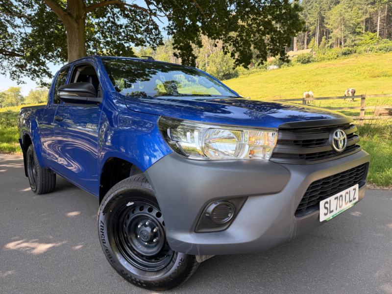 2020 Toyota Hilux 2.4 D-4d Active Extra Pickup Extended Cab 4dr Diesel Manual 4WD Euro 6 (s/s) (150 Ps) in Blue — image 1