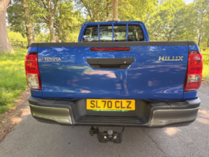 2020 Toyota Hilux 2.4 D-4d Active Extra Pickup Extended Cab 4dr Diesel Manual 4WD Euro 6 (s/s) (150 Ps) in Blue — image 4