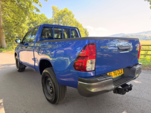 2020 Toyota Hilux 2.4 D-4d Active Extra Pickup Extended Cab 4dr Diesel Manual 4WD Euro 6 (s/s) (150 Ps) in Blue — image 6