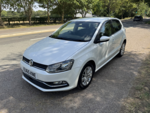 2015 Volkswagen Polo 1.2 Tsi Bluemotion Tech Se in White — image 2