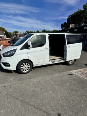 2021 Ford Transit Custom 1.0 Transit Custom Limited Van 340 L1 1.0l Ecoboost 126ps PHEV Fwd 1 Speed Automatic in White — image 3