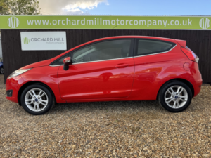 2014 Ford Fiesta 1.3 Zetec in Red — image 4