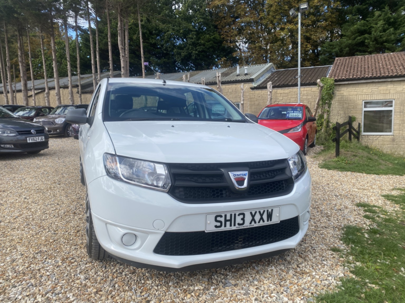 2013 Dacia Sandero 1.2 Ambiance in White — image 1