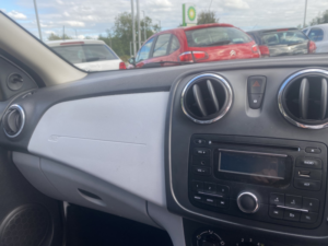 2013 Dacia Sandero 1.2 Ambiance in White — image 6