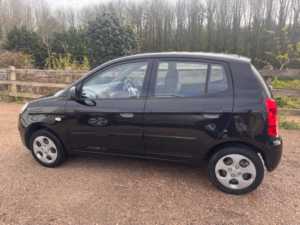 2010 Kia Picanto 1.1 Strike 5dr in Black — image 4
