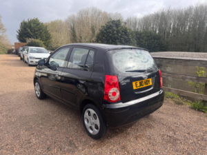 2010 Kia Picanto 1.1 Strike 5dr in Black — image 5