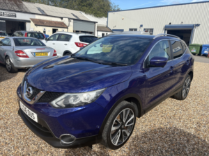 2016 Nissan Qashqai 1.2 Dig-T Tekna in Blue — image 4