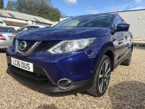 2016 Nissan Qashqai 1.2 Dig-T Tekna in Blue — image 5