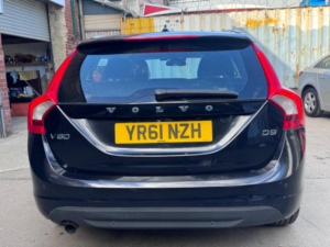 2011 Volvo V60 2.0 D3 Se Lux Geartronic Euro 5 (s/s) 5dr in Black — image 6